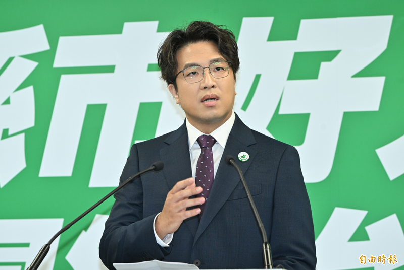 民進黨正式提名沈伯洋 網瘋敲碗「謝寒冰下跪」......本人回應了!