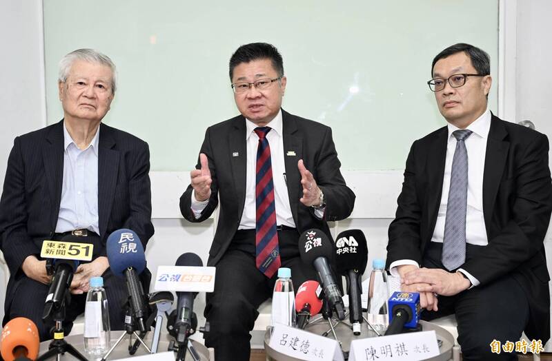 首次「雙部長」前進WHA 呂建德喊話習近平來台看健保