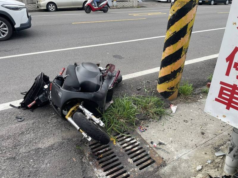 抖音小網紅「彰化許光漢」疑閃避機車 自撞電桿身亡