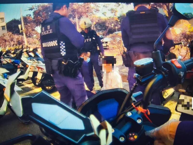 回母校參加同學會竟蒙面追砍女同學 男大生落網畫面曝