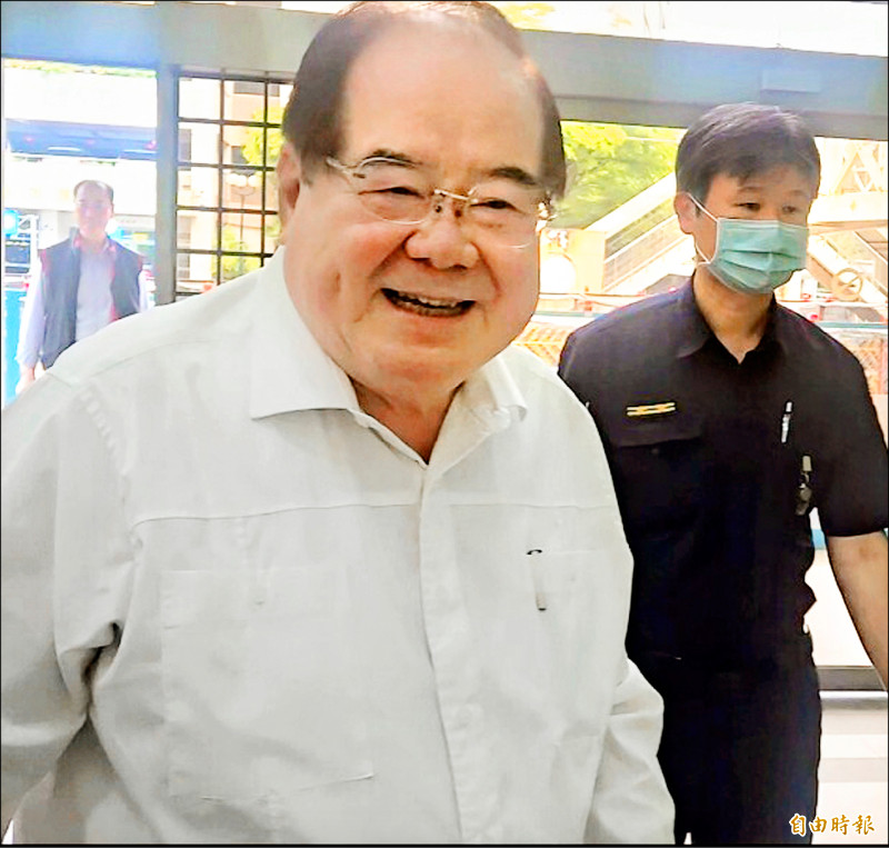 座車追蹤器疑案 李乾龍：追蹤器是我太太裝的