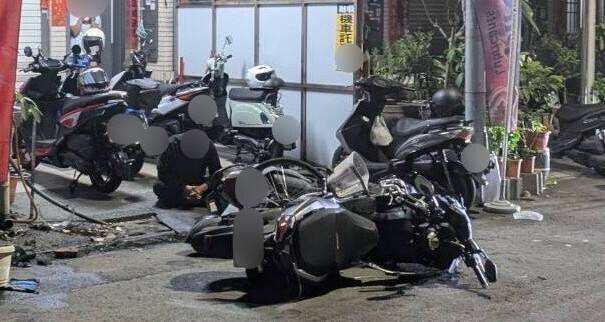 疑逆向連環衝撞路邊機車 高雄男酒駕被捕法辦