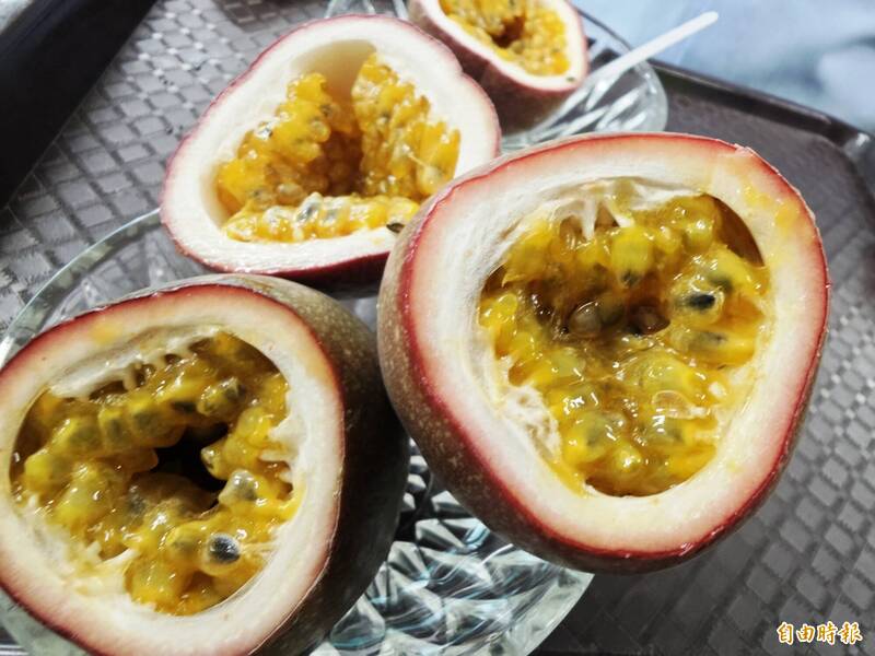 免加蜂蜜就甜到19度！ 新品種百香果左鎮上市