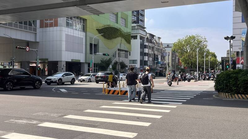 台中夜跑如「玩命終結站」民眾慘被鐵絲割喉 市警局急移除