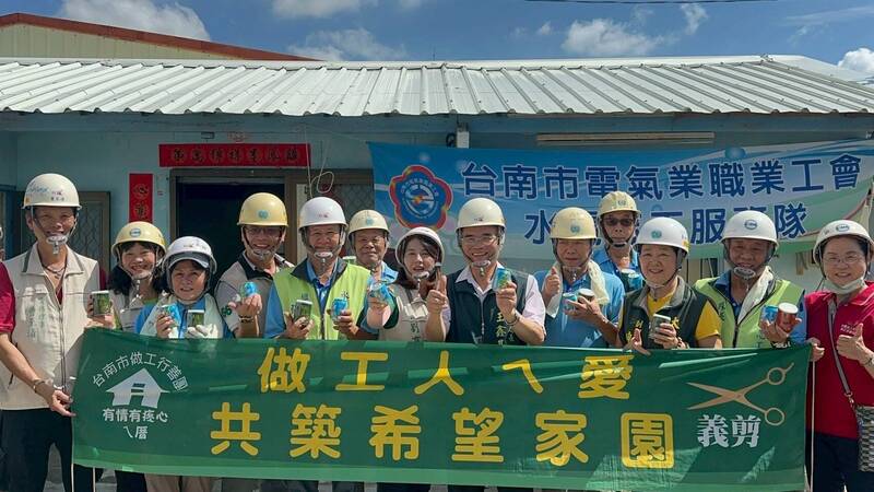 93歲翁住家因風災毀損 台南做工行善團助修繕
