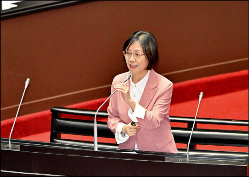 翁曉玲提軍公教調薪入法 綠批違憲之母麥擱來