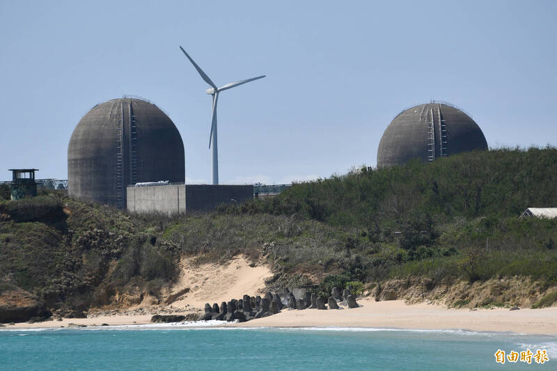 核三重啟近了?地標風機拆葉片 台電董座悄悄「祈福拜拜」