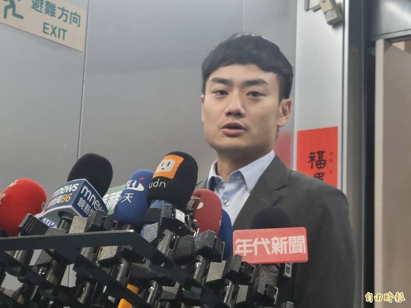 沈伯洋「市民之槌」分析蔣市府民怨 殷瑋諷:應早點提「國民之槌」