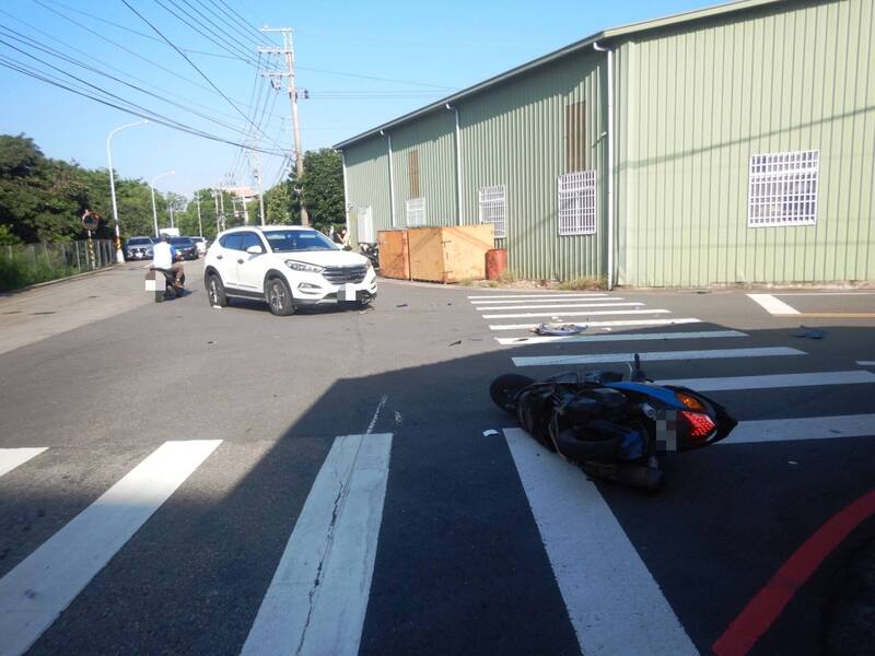 神岡轎車與機車擦撞事故 駕駛與乘客竟下車落跑