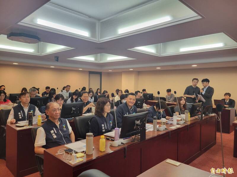 藍綠都開轟!無菸城市決策挨批荒謬、無腦 北市府:滾動檢討