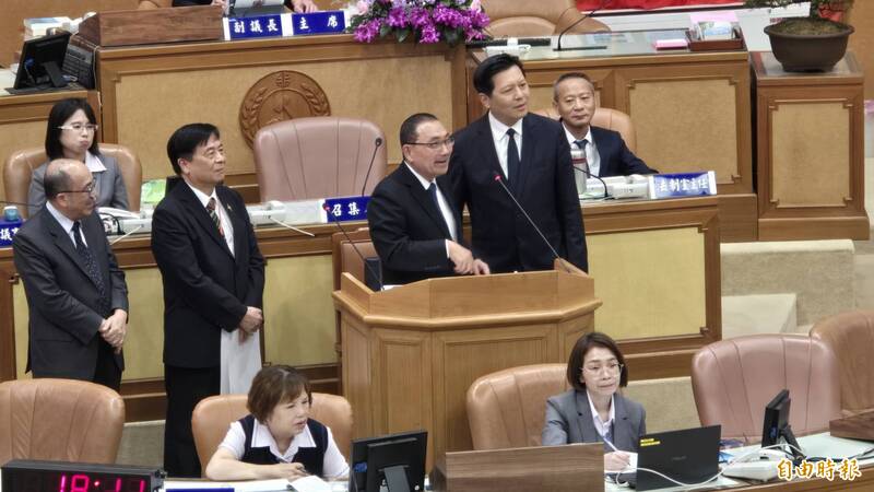 議員促引入雙層巴士加強林口國道公車運量 侯友宜:再與業者溝通
