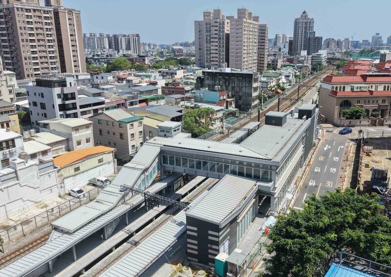 台鐵平鎮臨時站拚10月啟用 陳韋曄爭設西側進站跨站天橋