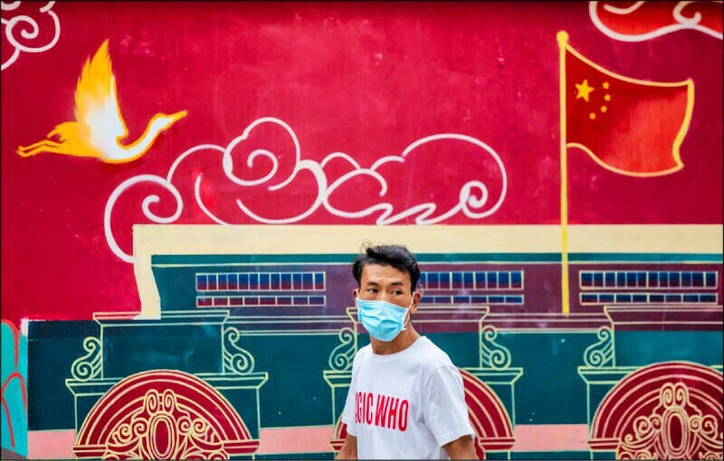 中國經濟存在3大危機!專家:民眾瘋存款不敢消費 信心低迷
