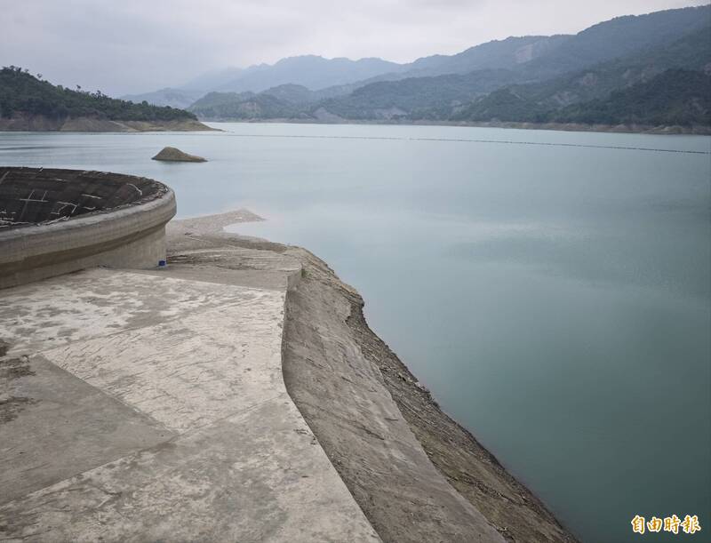 高雄旗山溪降雨，啟動越域引水，挹注南化水庫。（記者吳俊鋒攝）