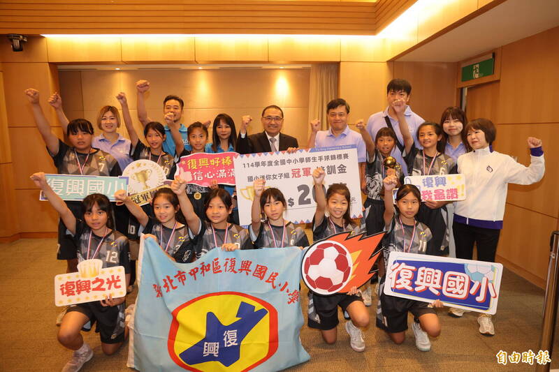 新北小將女子棒球、男女手球奪3冠 市政會議表揚