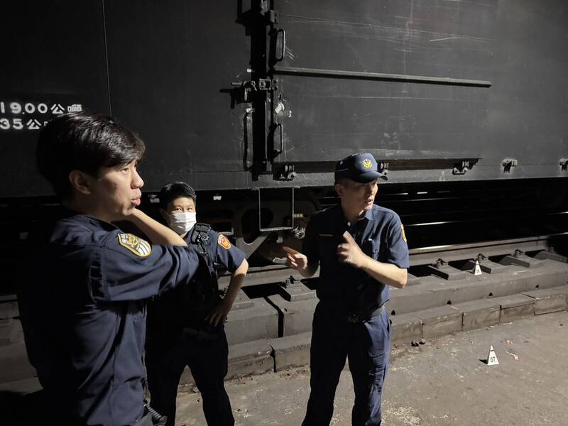 警方到場調查。（記者王冠仁翻攝）