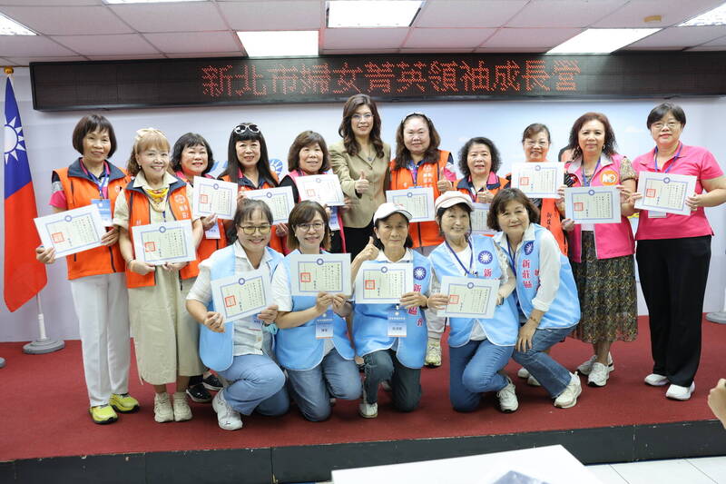 諷蘇巧慧「公主」坐享其成 鄭麗文稱李四川年輕選票不比蘇差