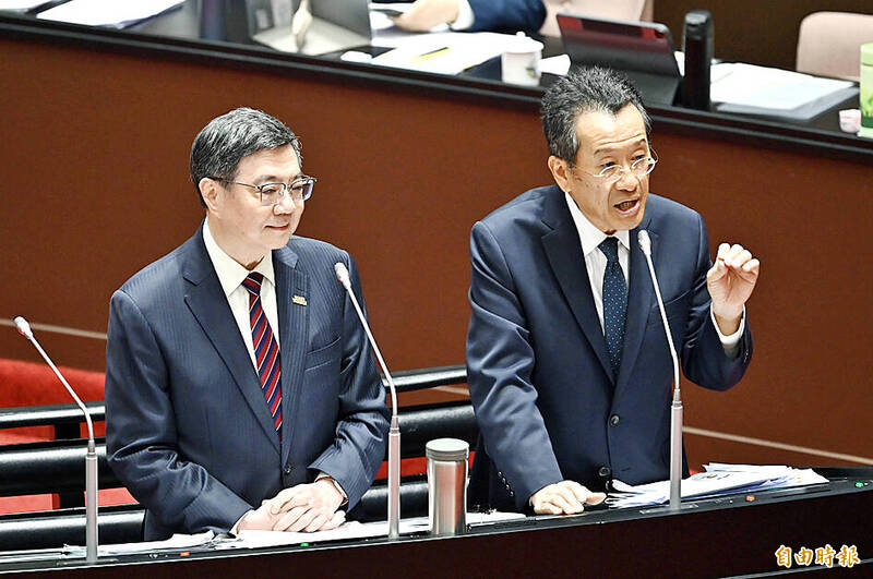 《TAIPEI TIMES》Cabinet approves NT$295 billion for arms packages