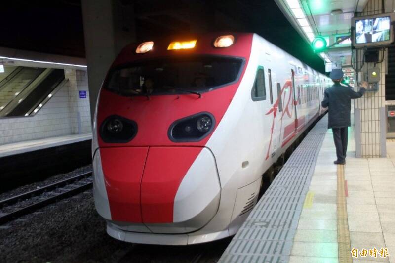 台鐵松山站旅客入侵軌道遭撞 松山-南港單線雙向行車