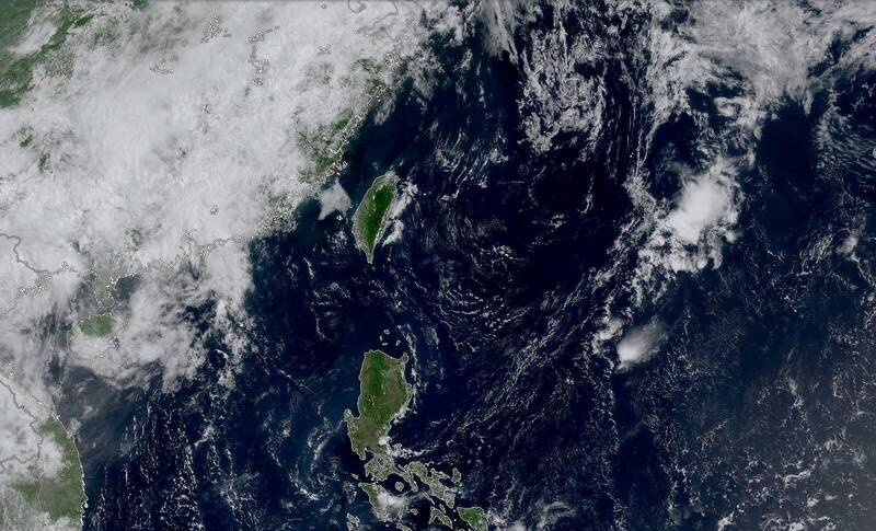 高壓壟罩台灣連日高溫飆34度 天氣粉專揭下波鋒面、颱風活躍期