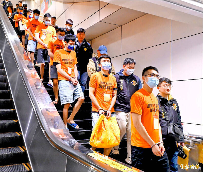 四海幫宿霧設機房詐逾百台人6千萬 首腦等15嫌移審全羈押禁見
