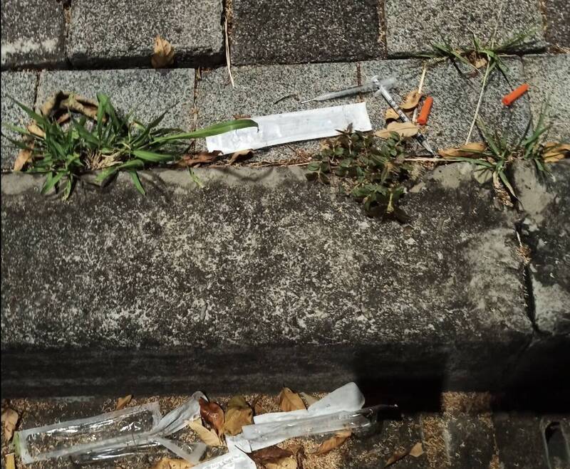 慢跑半途嚇傻! 台中人行道散落大量注射針頭