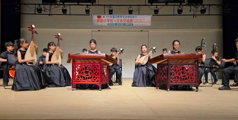 南新國小赴日交流 以琴會友、數位共學展現台灣教育力