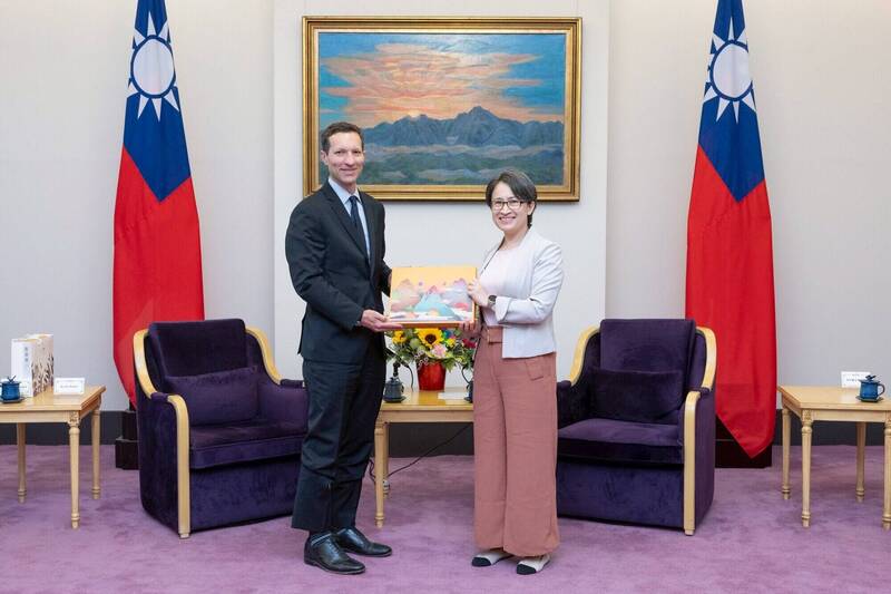 接見美國前國防官員 蕭美琴:分階段爭取台灣防衛預算
