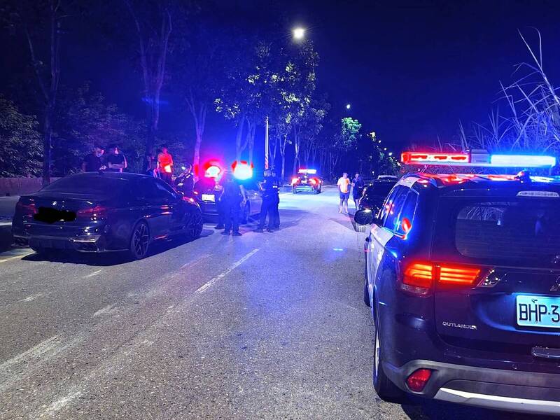 飆仔新天地?車隊國3南雲聯絡道自撞分隔島 警擬設測速桿反制