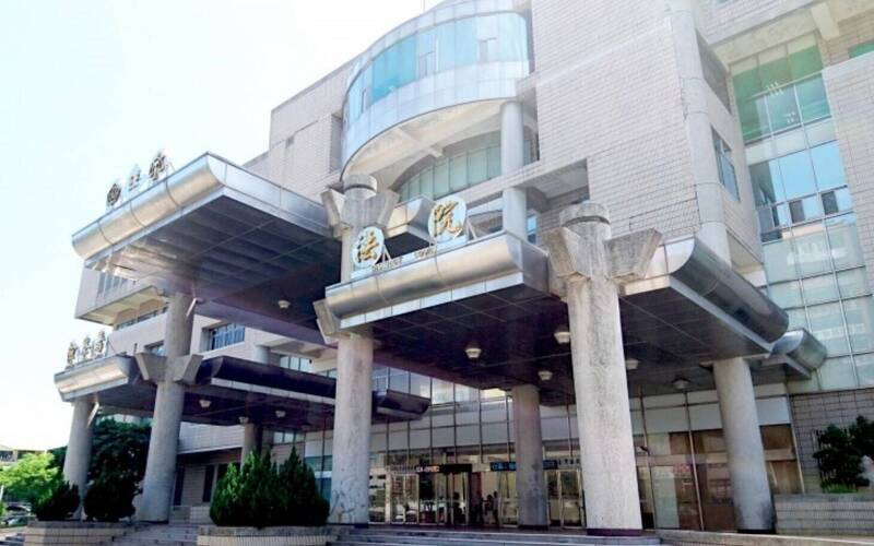 白牌車司機當「出金手」 助騙逾1200萬被判3年