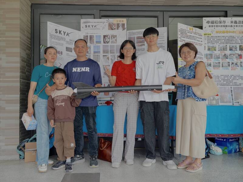 越南的他成了台灣「火箭男孩」!知本國中楊進德前進全國科展