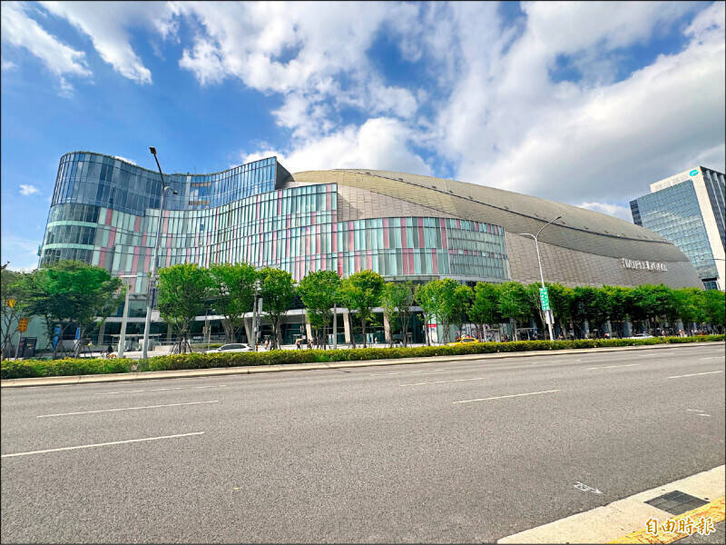 4月才罵過大巨蛋!韓國天王昨嗨唱 蛋外「搖」滾區又來了