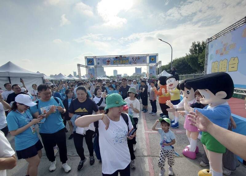 「哆啦A夢路跑」睽違10年回歸台中 4000人朝聖
