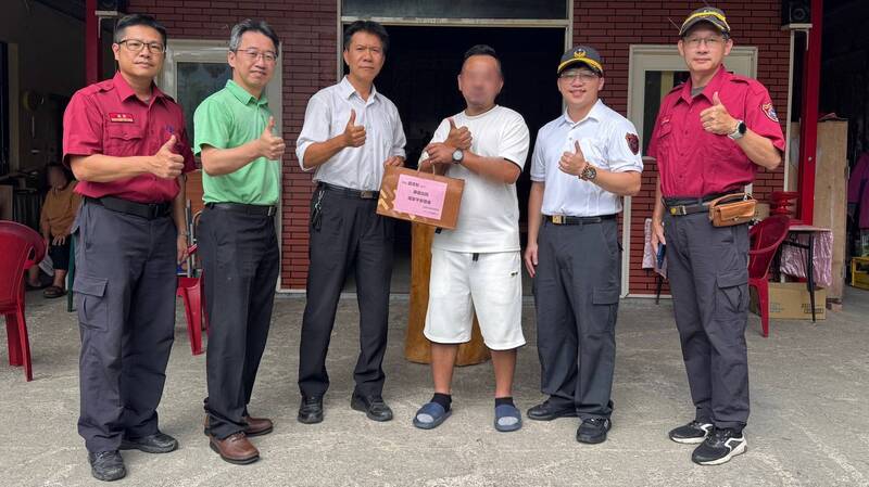 男山區夜騎噴飛邊坡命危 那瑪夏消防85公里中繼接駁成功救命