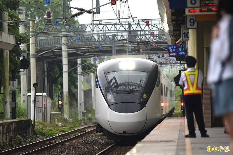 高鐵嚴重延誤台鐵救援! EMU3000全面開放站票、自強號增停2站