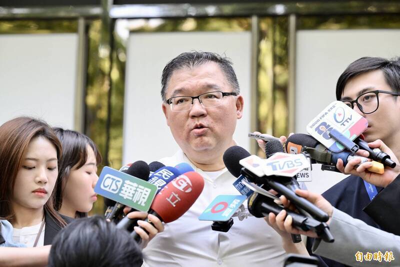 不認同金溥聰秀蕭旭岑與台商捧現金照 李德維:他們是否「生病了?」