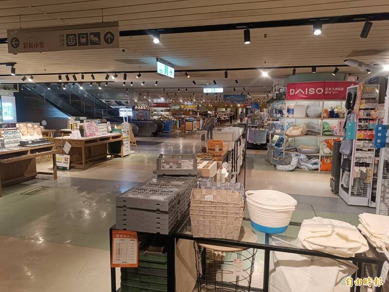 藍營議員指新光三越彩虹市集B2「閒置中」 實際現況狠打臉