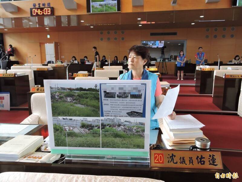 台中市議員沈佑蓮重感冒硬撐 質詢50分鐘後回座位狂嘔吐