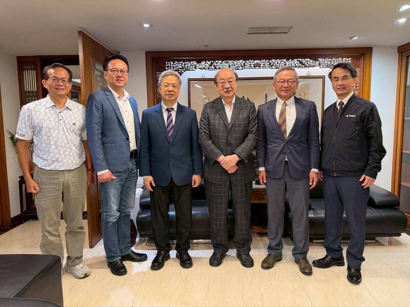 莊競程提台灣太空夢新竹起飛政見 促新竹中油油庫轉型國家太空中心擴編基地