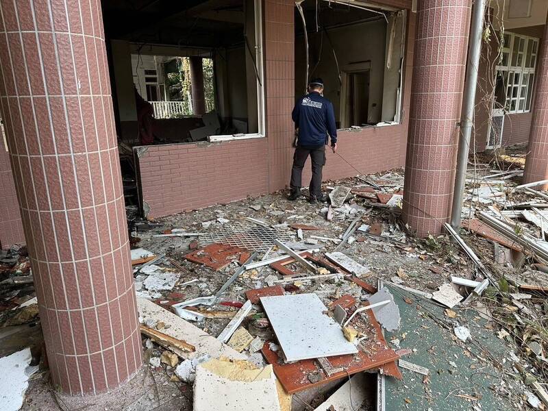 2男大生自製爆裂物炸毀校舍 檢起訴求刑7年6月