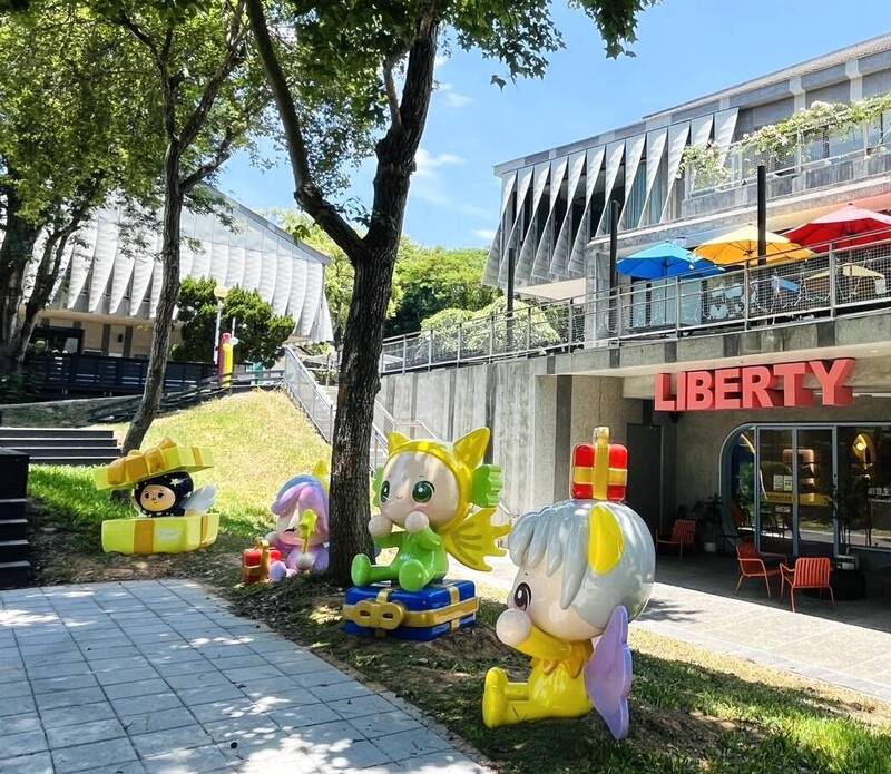 東海大學遭質疑收租放任廠商堆裝置垃圾 校方稱文創活化空間