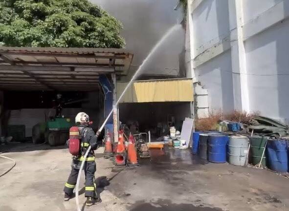 打火回隊竟沒冷氣吹!台中消防員控限電過頭 熱到像在烤箱待命