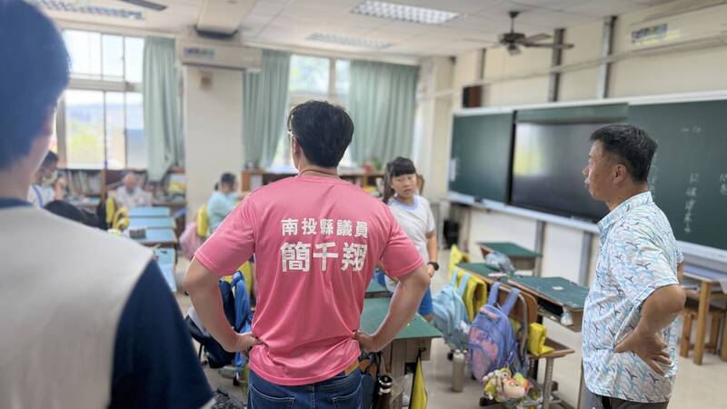 熱爆!南投縣學力測驗德興國小突停電 小五生揮汗作答