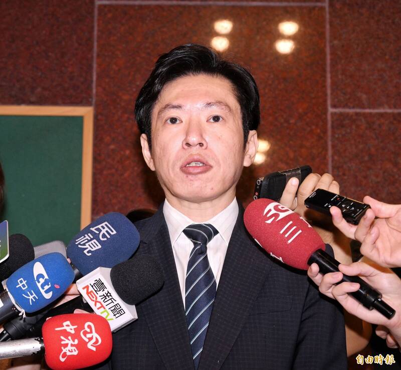 傅崐萁拋生一胎免費住社宅30年 張惇涵：政院版考量財務平衡