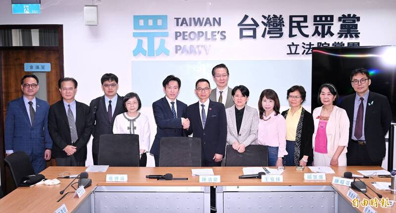 張惇涵率中選會3被提名人拜會民眾黨團 白委提「這2事」要講清楚