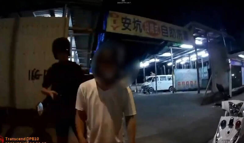 攜喪屍菸彈騎機車 男毒駕精神恍惚遇警自投羅網