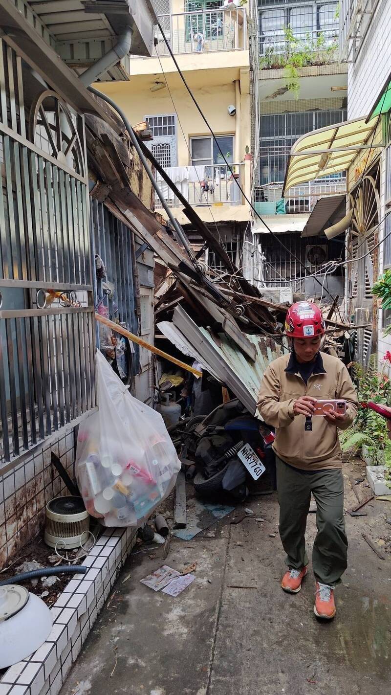 高雄鹽埕區老屋坍塌 工務局:疑受豪雨影響