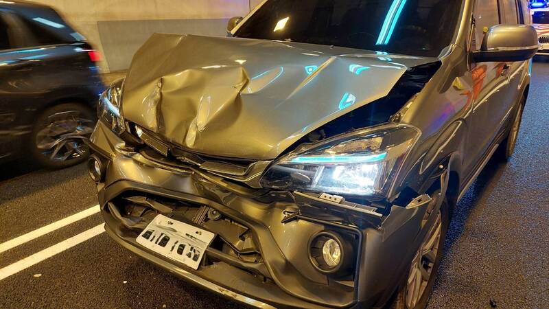 國5雪隧連環撞 酒駕撞2車內線一度封閉20分鐘
