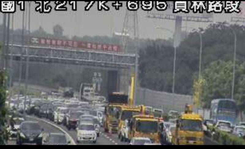 國一員林段7車連環撞!北上一度回堵1公里