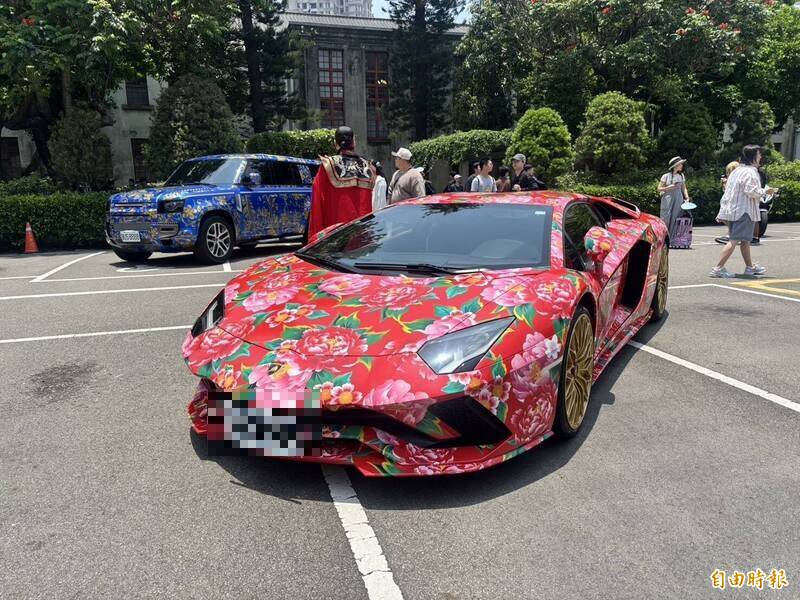 「東北大花」超跑也來了! 竹市漫人祭動漫貼膜汽機車超搶眼